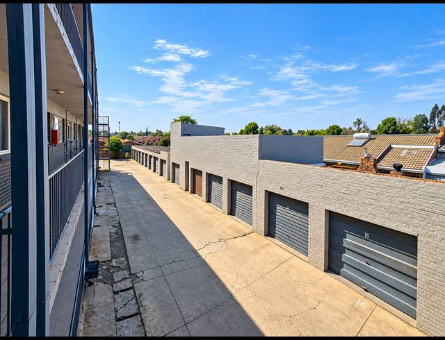 2 BEDROOM FLAT FOR SALE IN THREE RIVERS